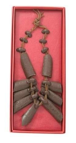Collier en chocolat noir