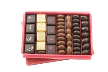Boite Chocolats et drag&eacute;es chocolat&eacute;es