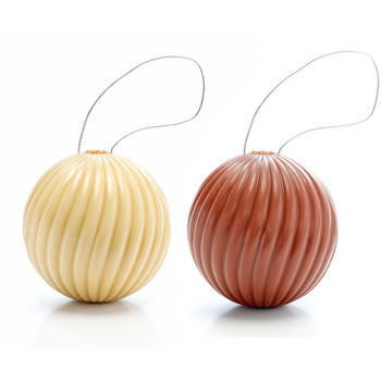 Boule de No&euml;l en chocolat au lait ou chocolat blanc image 1