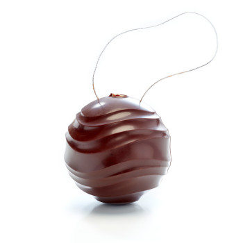 Boule de No&euml;l en chocolat noir image 1