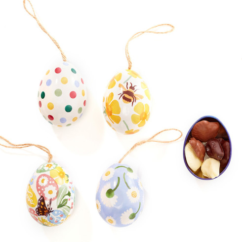 Oeuf en métal & chocolats de Pâques / Chocolats de Pâques traditionnels