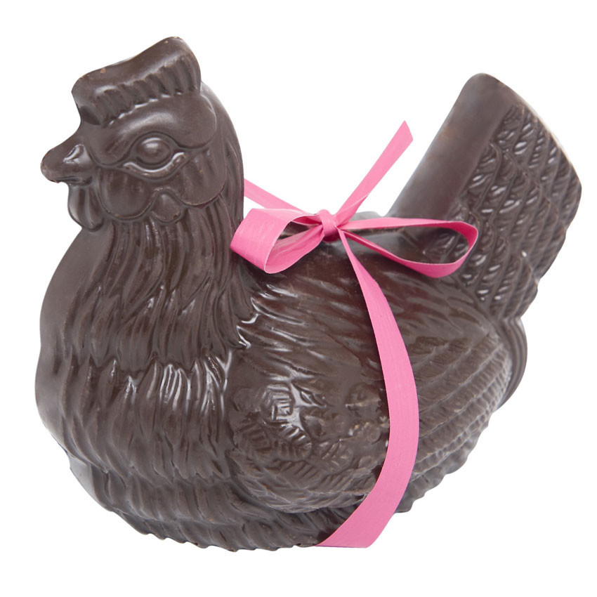 Poule De Paques En Chocolat Noir Garnie De Petits Chocolats Poule De Paques En Chocolat Noir Garnie De Petits Chocolats